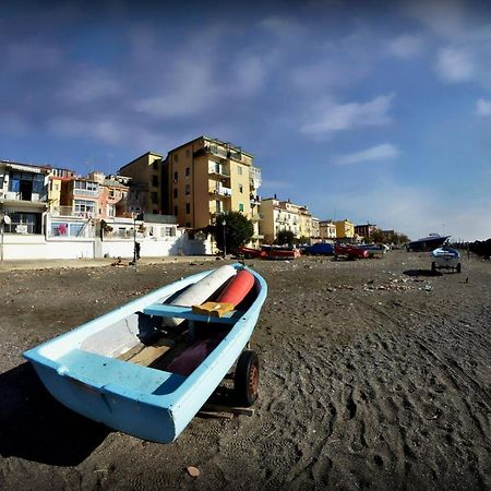 Bed and Breakfast Al porticciolo Salerno Esterno foto