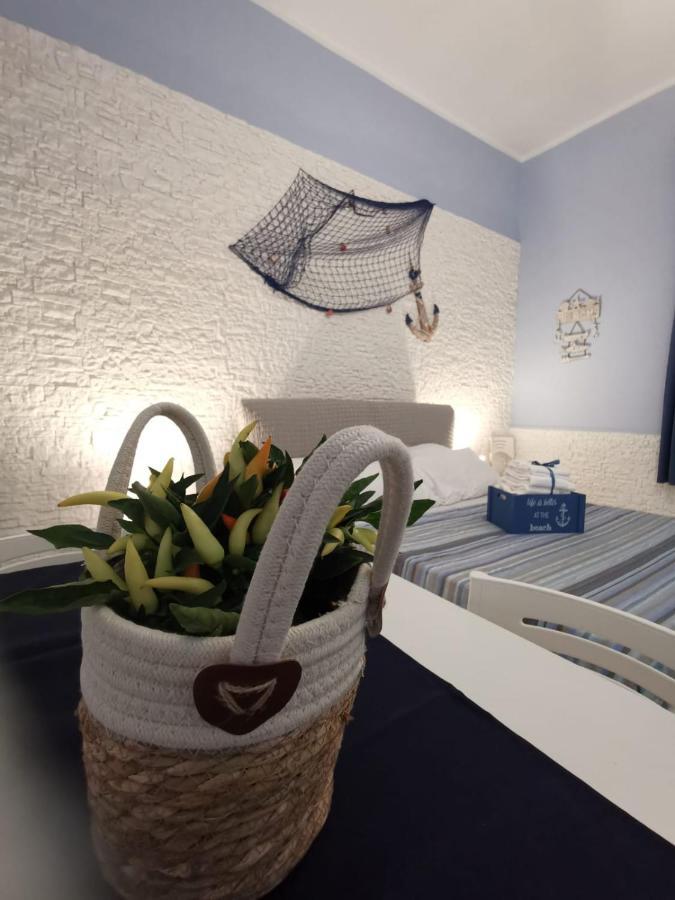 Bed and Breakfast Al porticciolo Salerno Esterno foto