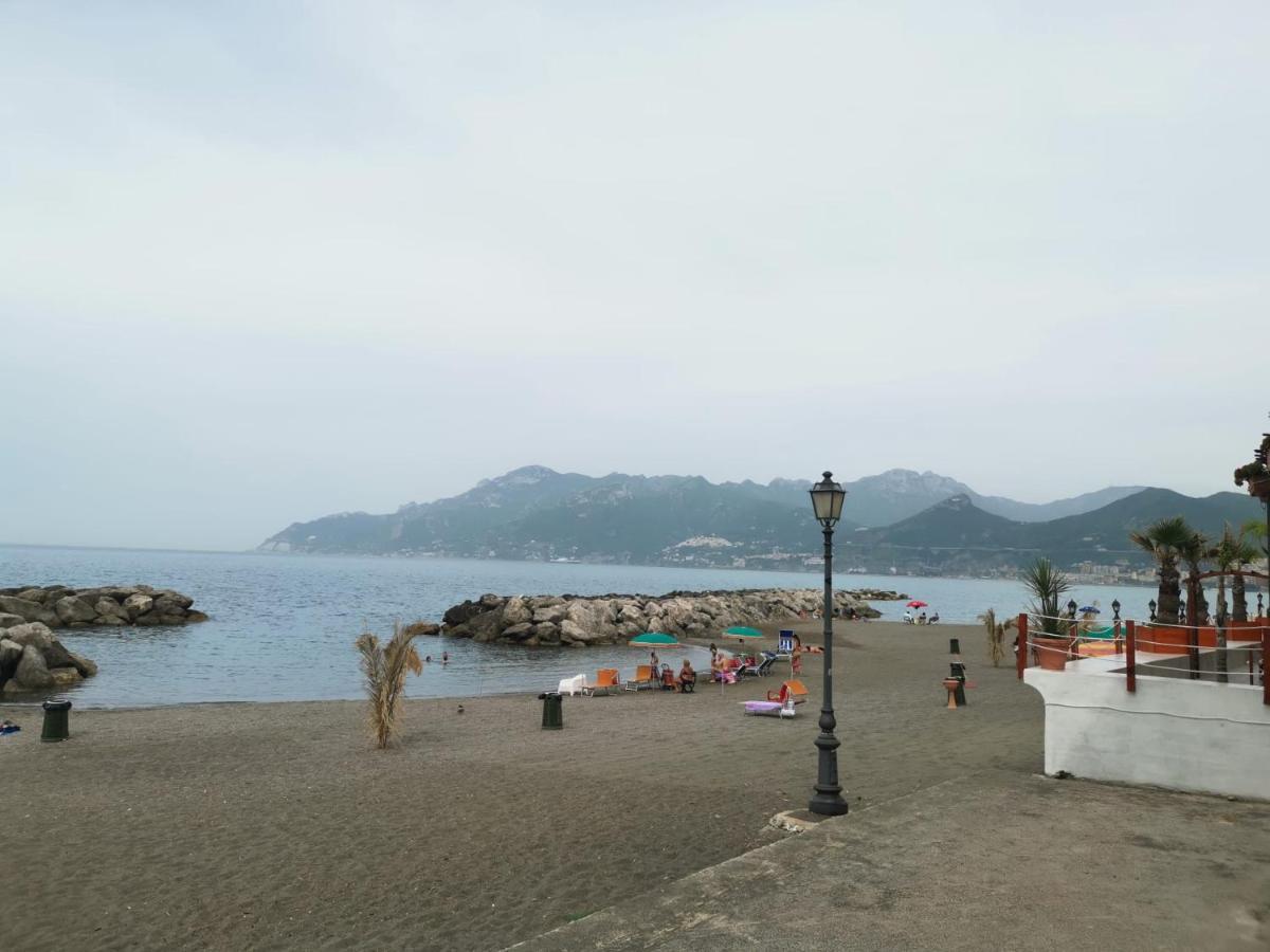 Bed and Breakfast Al porticciolo Salerno Esterno foto